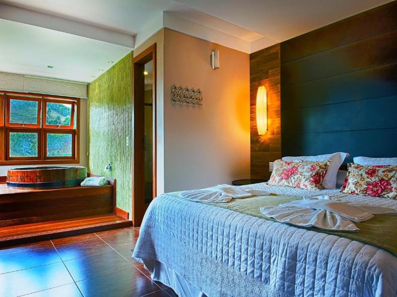 Pousada dos Pinhos Quarto Duplo Deluxe com Banheira Pousada dos Pinhos Quarto Duplo Deluxe com Banheira